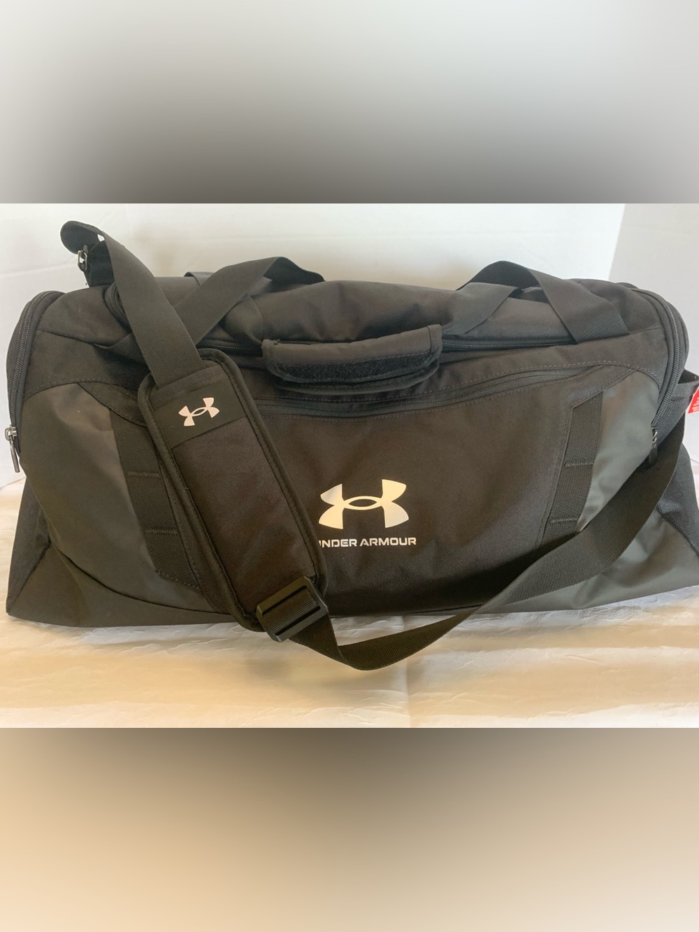 Under Armour Black Men’s Logo Duffel Bag with Padded Strap